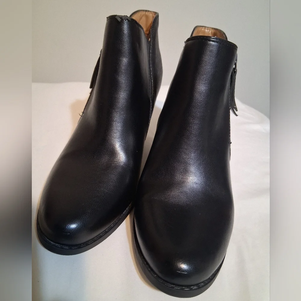 New Directions Black Leather Wedge Ankle Boots – Size 7.5M - Picture 1 of 9